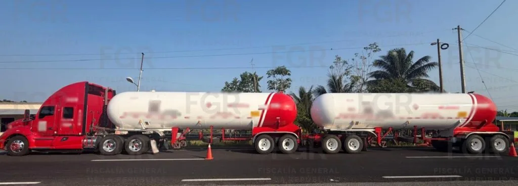 Cae tractocamión con más de 80 mil litros de gas LP en Tabasco; FGR abre investigación por presunto huachicol