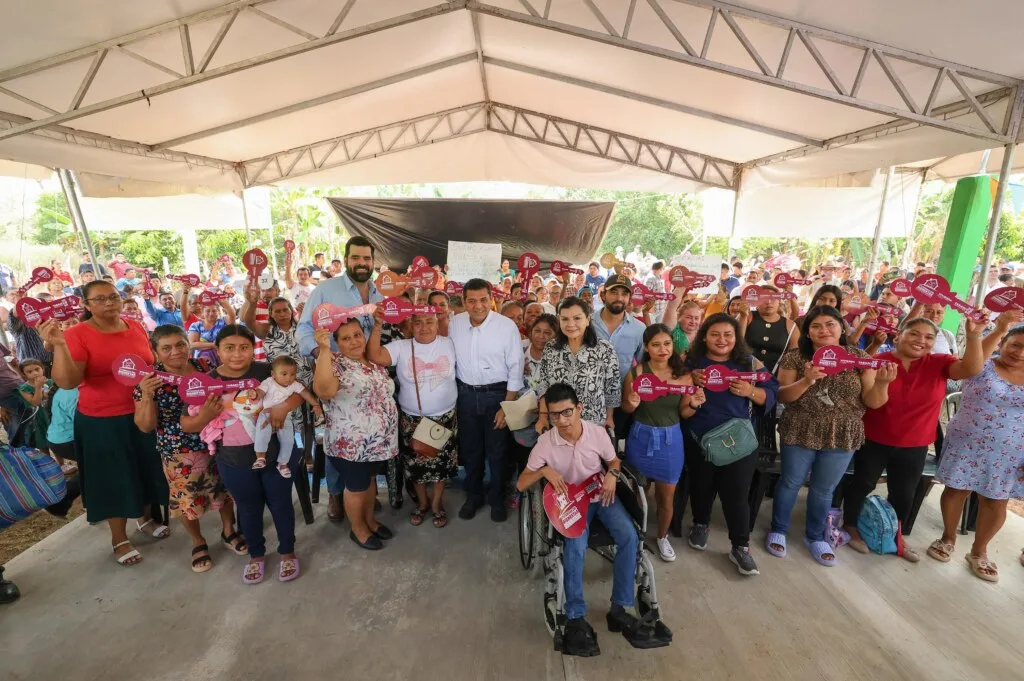“Construyendo Esperanza”: Javier May entrega 100 viviendas y cambia la vida de familias en Centro