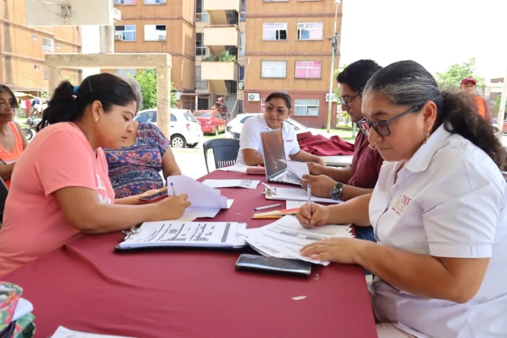 El Papa Francisco imparte la bendición Urbi et Orbi