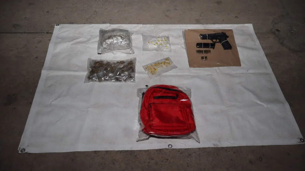 Detiene SSPC a una mujer con arma de fuego y diversas dosis de estupefacientes en Centro