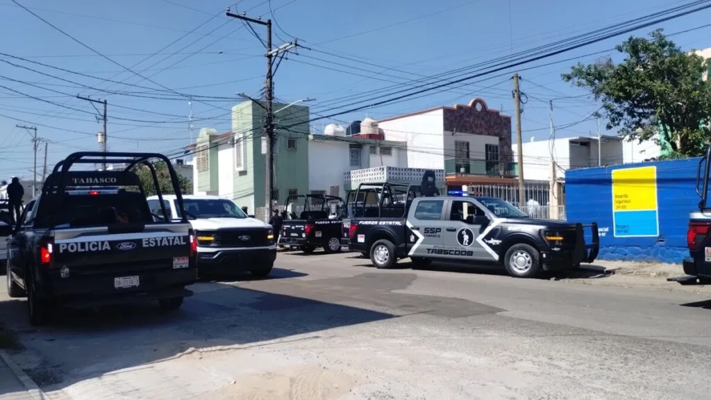 Entregan Gobierno Federal y Estatal tarjetas del programa ‘Enchula tu Tienda’ en Tabasco